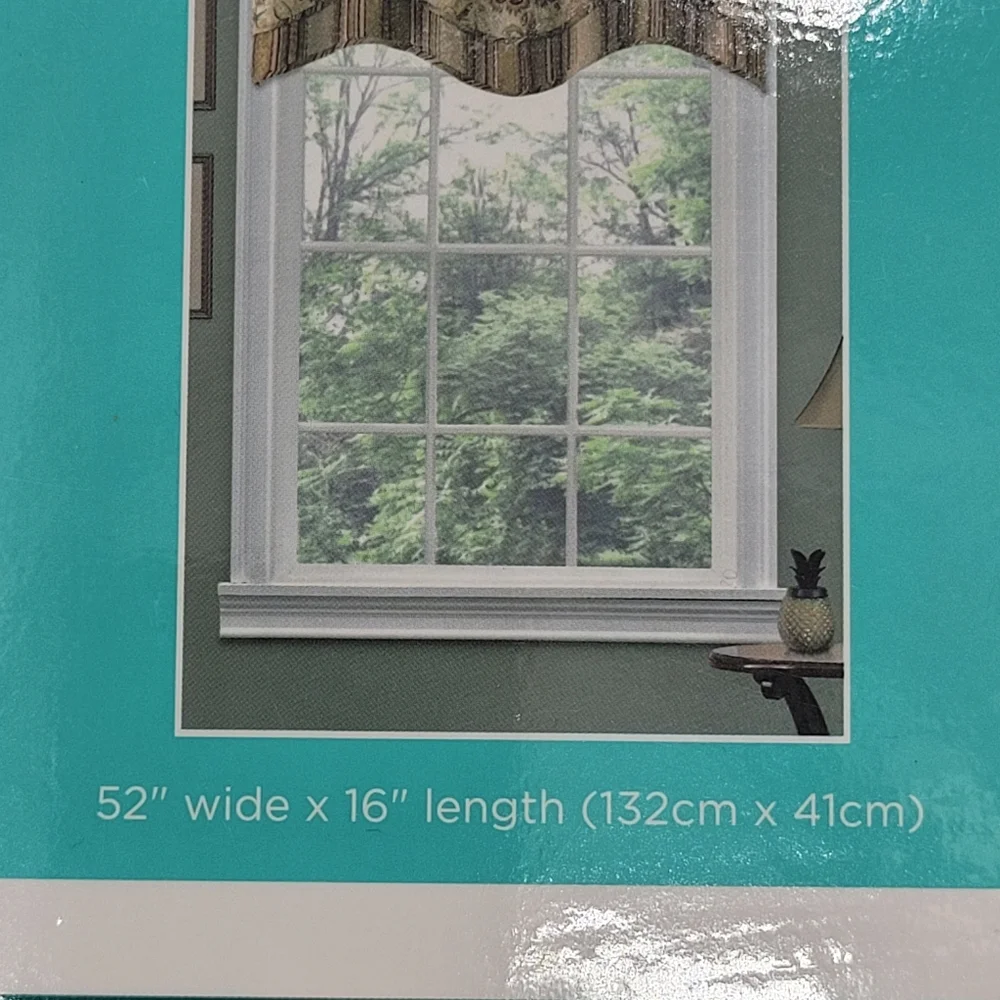 Traditions by Waverly Navarra Scallop Valance Traditional Style Floral 52x16 NEW
